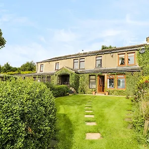upper-highlees-farm.yorkshirehotels.net/